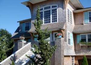 Wings Neck coastal home tower entry